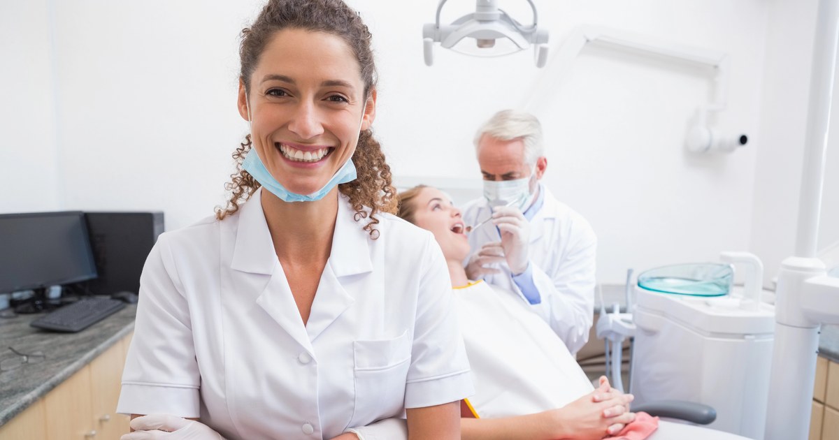 Capa do artigo: Qual o melhor curso para trabalhar com dentista?